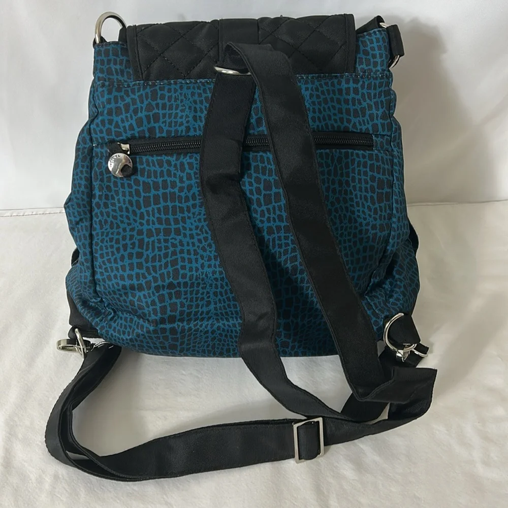 Black blue giraffe animal print quilted double strap backpack carry bag